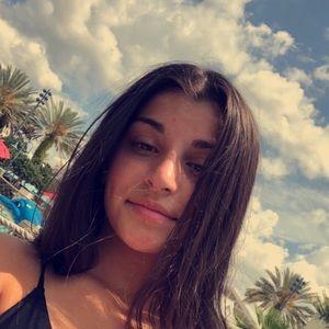 Meet your Posher, Ella